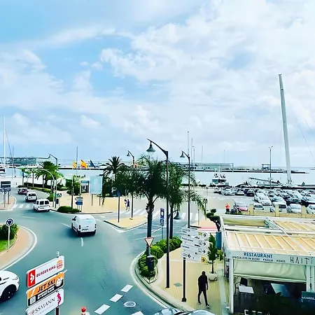 La Rosaleda شقة *